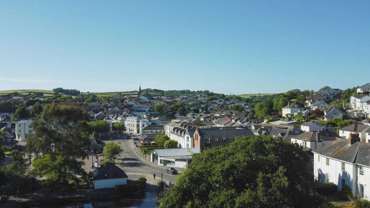 Riverside Apartment With Views And Parking Kingsbridge  Eksteriør bilde