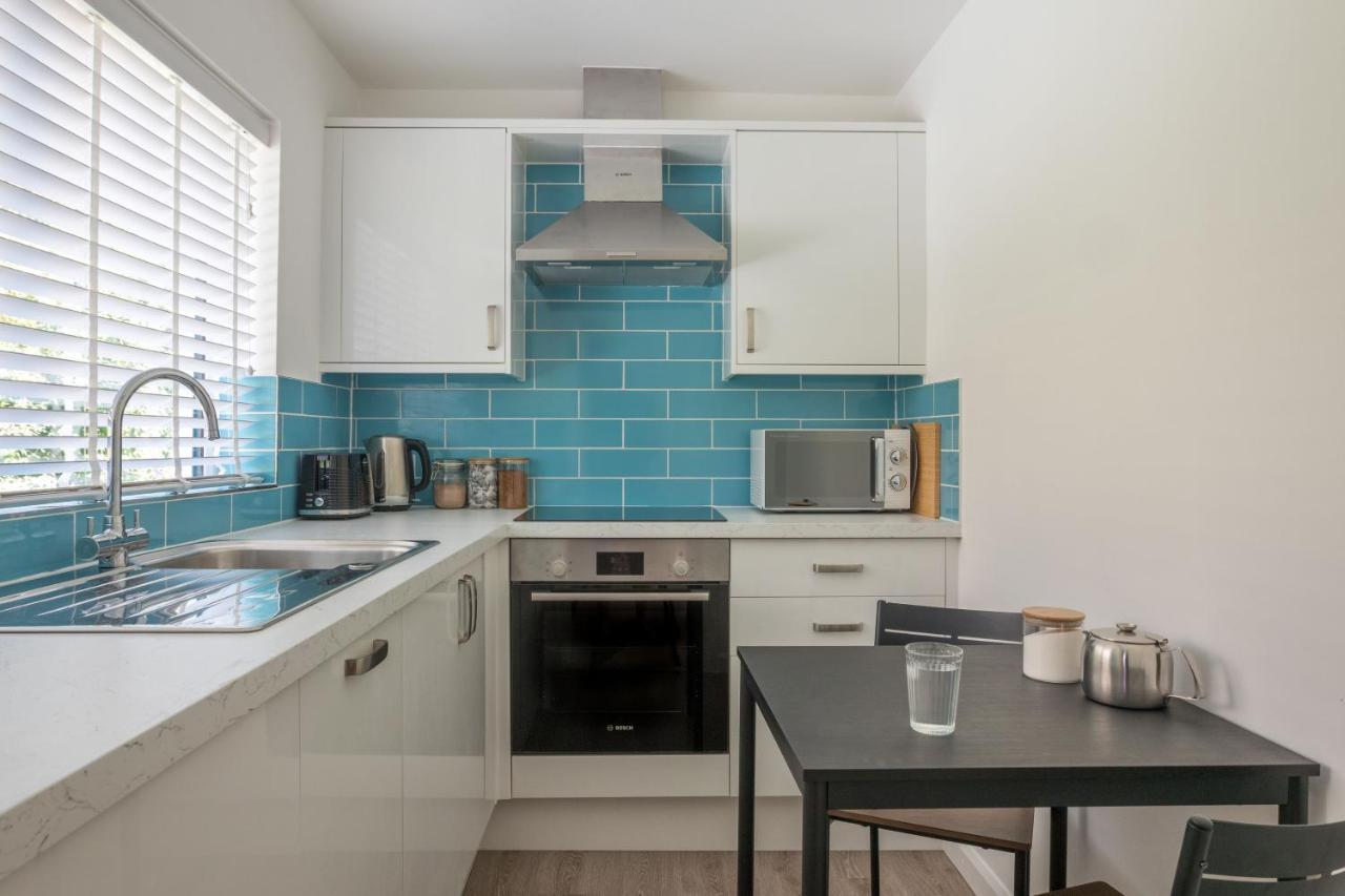 Riverside Apartment With Views And Parking Kingsbridge  Eksteriør bilde